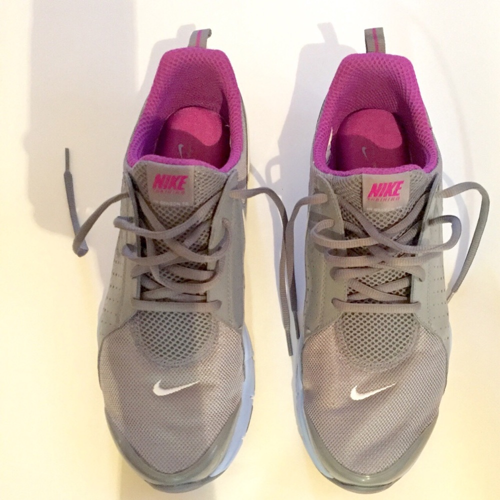 Nike women size 11 shoes BRAND NEW!!